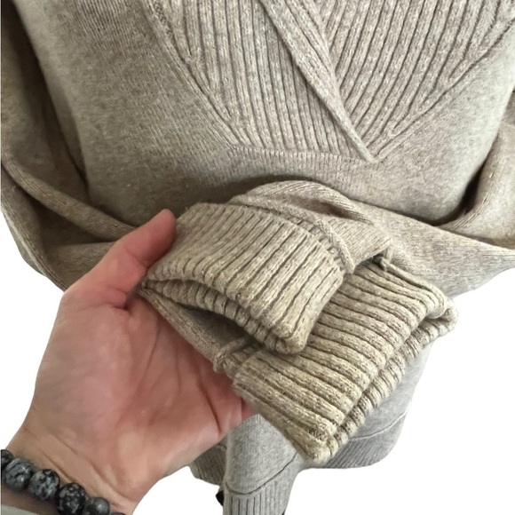 Eddie Bauer Tan V Neck Sweater - Medium - Picture 5 of 11